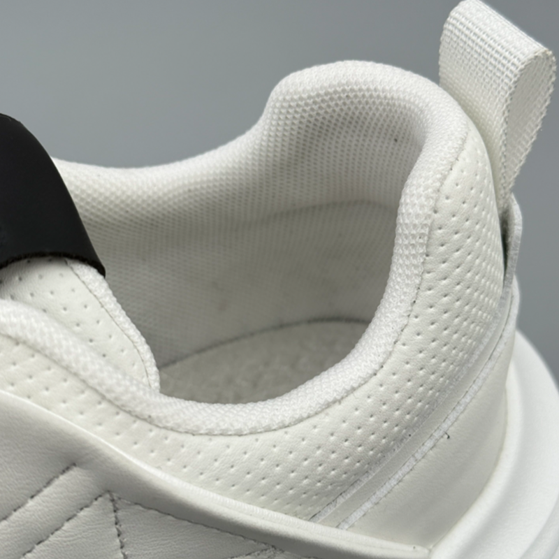 ELEVATED CASUAL SNEAKERS I-0237
