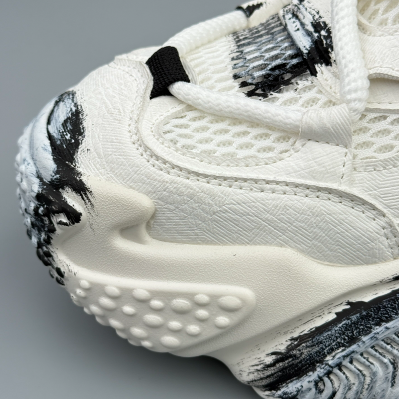 GRAFFITI THICK-SOLE SNEAKERS I-0234
