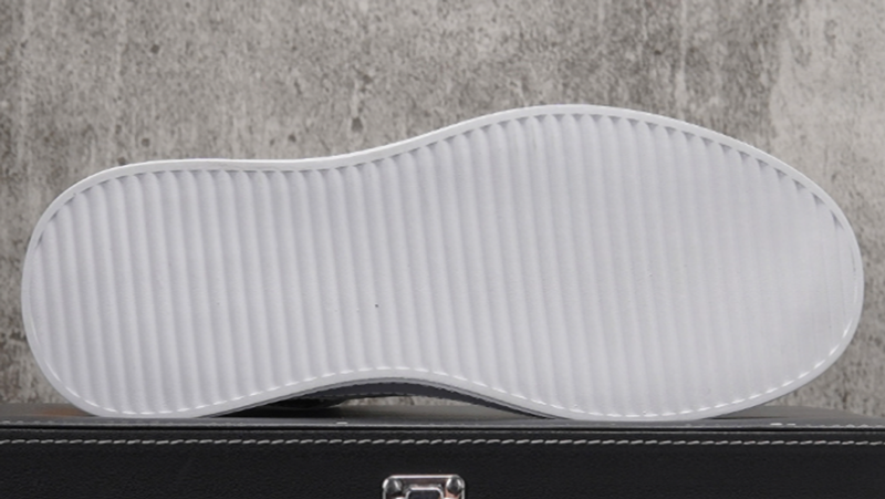 Two-tone lace-up sneakers I-0190