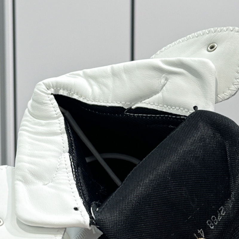 HIGH-TOP DUAL-STRAP SNEAKERS I-0188