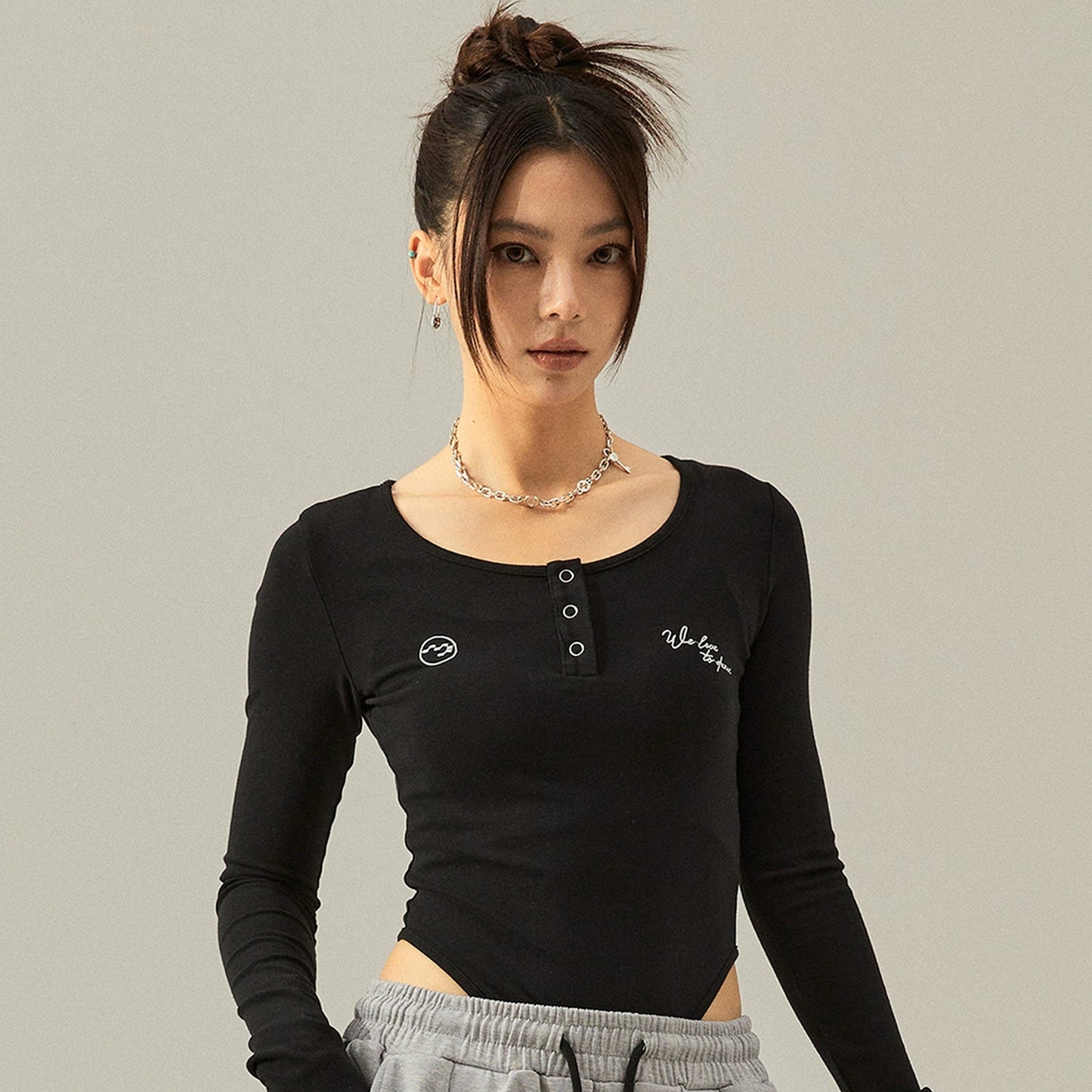 EMBROIDERED STREET STYLE T-SHIRT I-0103