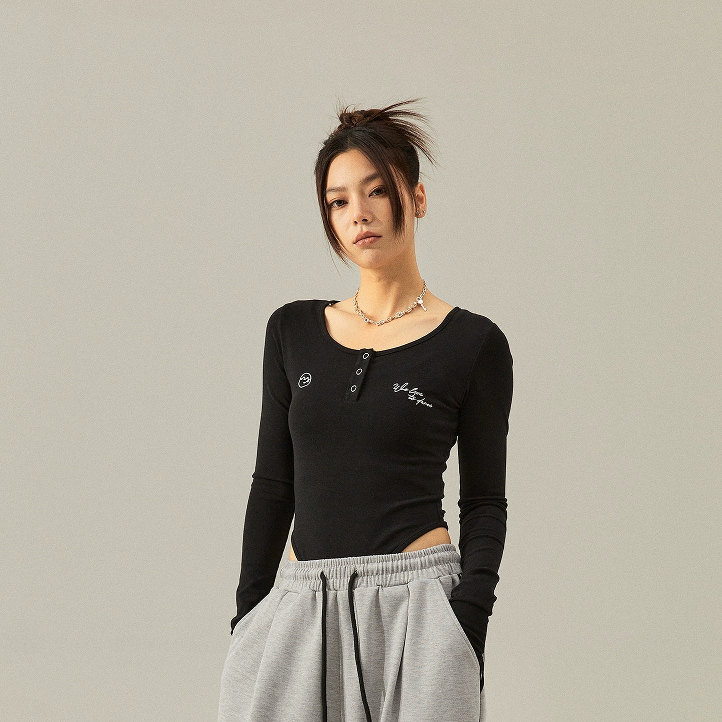 EMBROIDERED STREET STYLE T-SHIRT I-0103